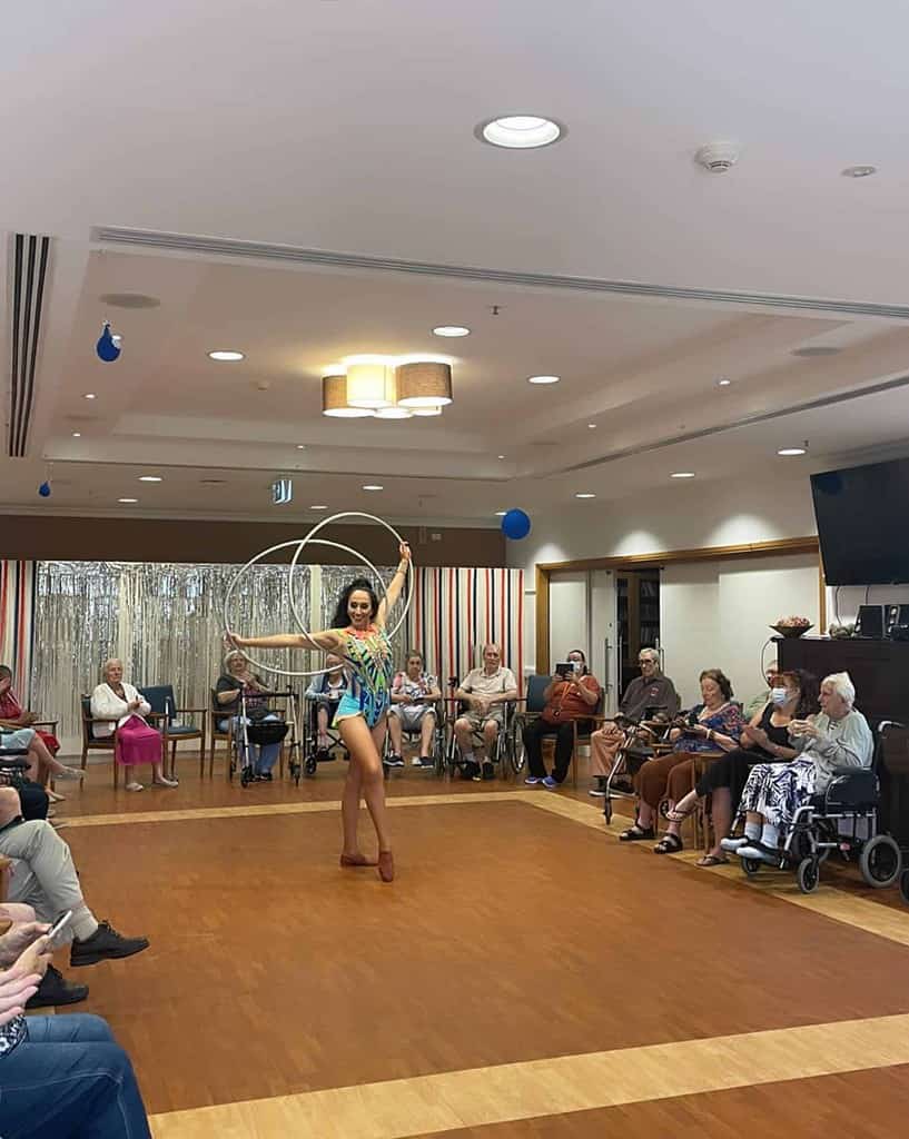 Munruben based entertainment company Ashton Entertainment took a small road trip this February to Calamvale to delight seniors with a magical circus performance.